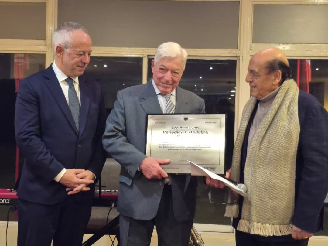  Juan José Mussi junto a Miguel José Gaíta, director de La Palabra de Berazategui