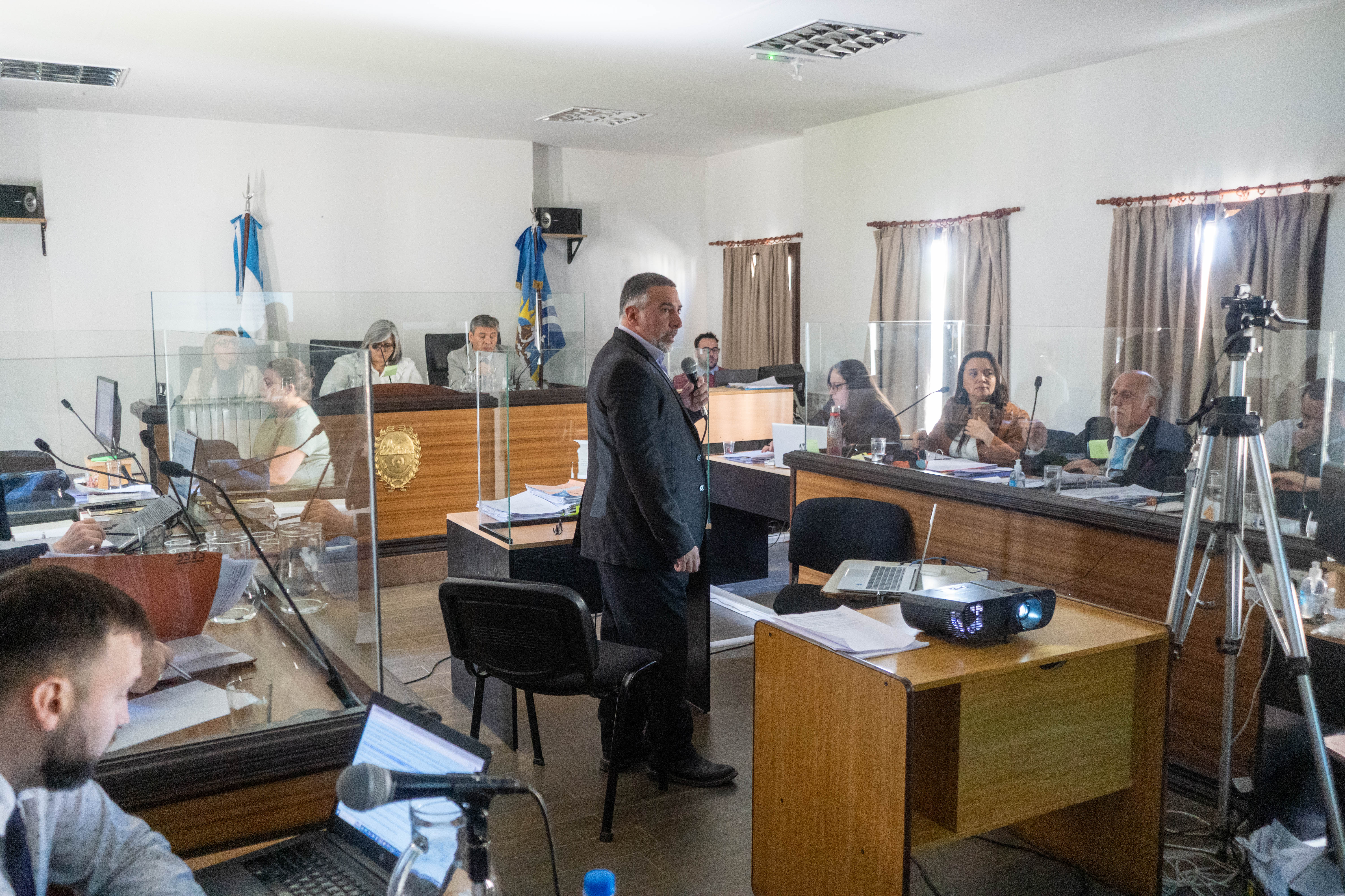  Echandi durante su alocución. FOTO: LEANDRO FRANCO/ LA OPINIÓN AUSTRAL