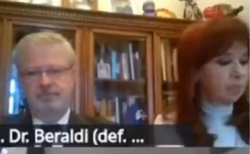 Causa Cuadernos: Ernesto Clarens declaró que llevaba dinero “a Cristina y Néstor Kirchner” y que parte de esos fondos eran trasladados a Santa Cruz Causa Cuadernos: Ernesto Clarens declaró que llevaba dinero “a Cristina y Néstor Kirchner” y que parte de esos fondos eran trasladados a Santa Cruz