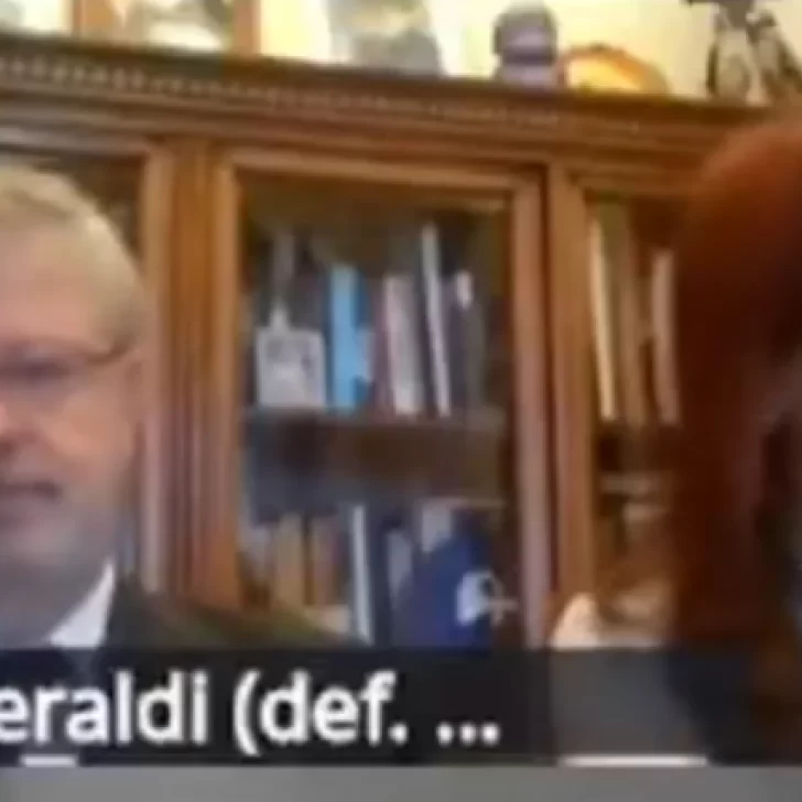 Causa Cuadernos: Ernesto Clarens declaró que llevaba dinero “a Cristina y Néstor Kirchner” y que parte de esos fondos eran trasladados a Santa Cruz Causa Cuadernos: Ernesto Clarens declaró que llevaba dinero “a Cristina y Néstor Kirchner” y que parte de esos fondos eran trasladados a Santa Cruz