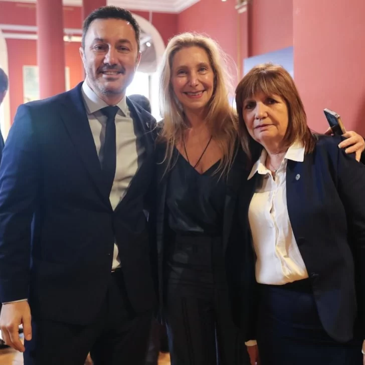 Karina Milei recibió a los diputados electos de La Libertad Avanza en Casa Rosada y trazó la agenda legislativa Karina Milei recibió a los diputados electos de La Libertad Avanza en Casa Rosada y trazó la agenda legislativa