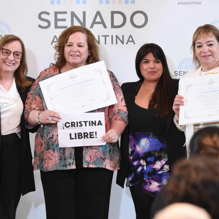 Claudia Martínez y Viviana Carabajal fueron distinguidas con el premio “Evita Compañera” por su labor social