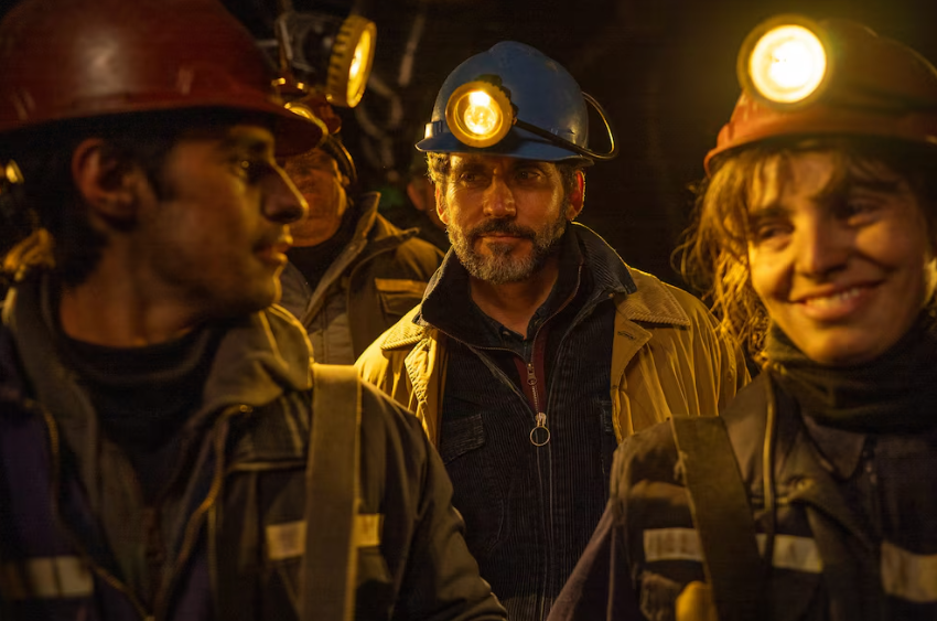  Lux Pascal y Paco León (en un pequeño papel), en 'Miss Carbón', de Agustina Macri