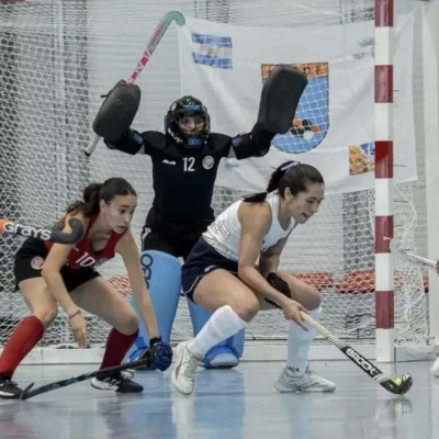 Santa Cruz campeones de Hockey femenino Sub 14 en Bariloche