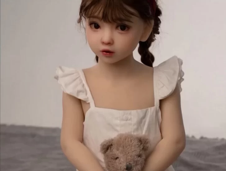 Escándalo en Shein: investigan a la gigante china por vender muñecas sexuales con apariencia infantil