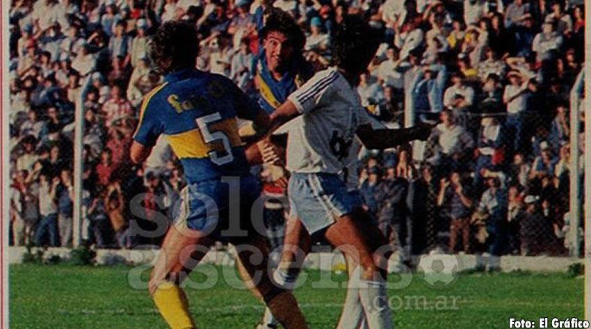  El equipo de Neuquén frente al Xeneize.