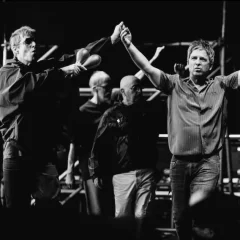 Oasis en Argentina: los hermanos Gallagher hicieron vibrar River Plate y homenajearon a Diego Maradona