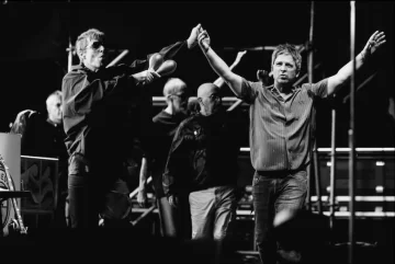 Oasis en Argentina: los hermanos Gallagher hicieron vibrar River Plate y homenajearon a Diego Maradona Oasis en Argentina: los hermanos Gallagher hicieron vibrar River Plate y homenajearon a Diego Maradona