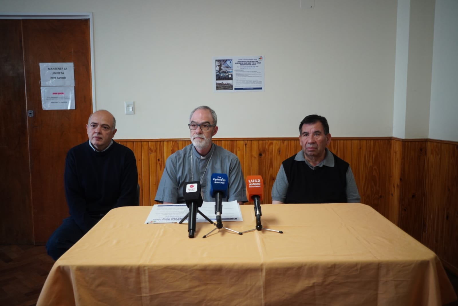  El obispo Ignacio Medina encabezó la conferencia de prensa para dar detalles de la peregrinación del 8 de diciembre. FOTO: LEANDRO FRANCO / LA OPINIÓN AUSTRAL.