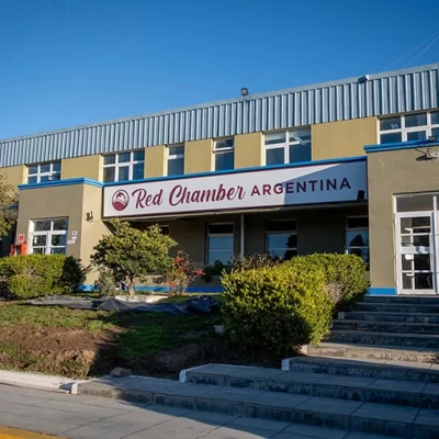 Polémica en Chubut por el acuerdo millonario con Red Chamber y los permisos de pesca excepcionales