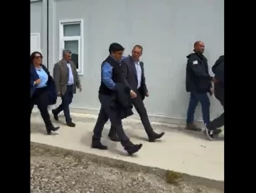 Vidal se reúne con directivos de Gezhouba y CEEG en las represas sobre el río Santa Cruz Vidal se reúne con directivos de Gezhouba y CEEG en las represas sobre el río Santa Cruz