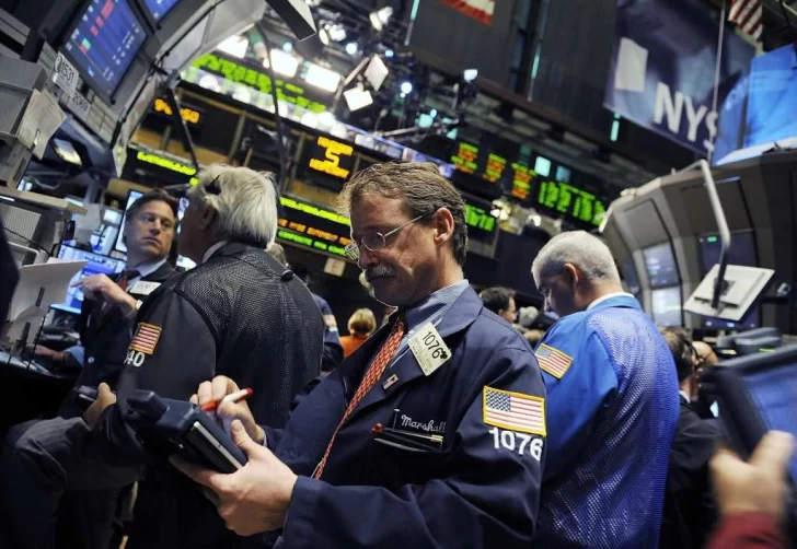 El riesgo país cayó por debajo de los 600 puntos