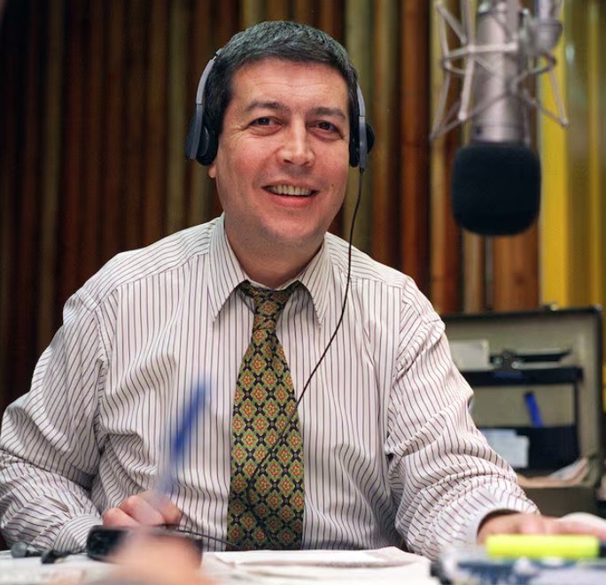  Santiago Daniele inició su carrera en 1979 y se convirtió en una de las voces más influyentes de la radio cordobesa.