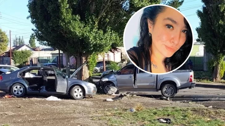  El vehículo involucrado en el choque fatal ocurrido el 22 de febrero de 2024 en el barrio Fátima de Río Gallegos, junto a una fotografía de la víctima, Soledad Maidana, madre de dos hijos y agente del Servicio Penitenciario Provincial.