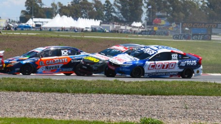 Martínez abandonó, Gómez termino 14° y Pedro Grippo fue octavo en la última del año