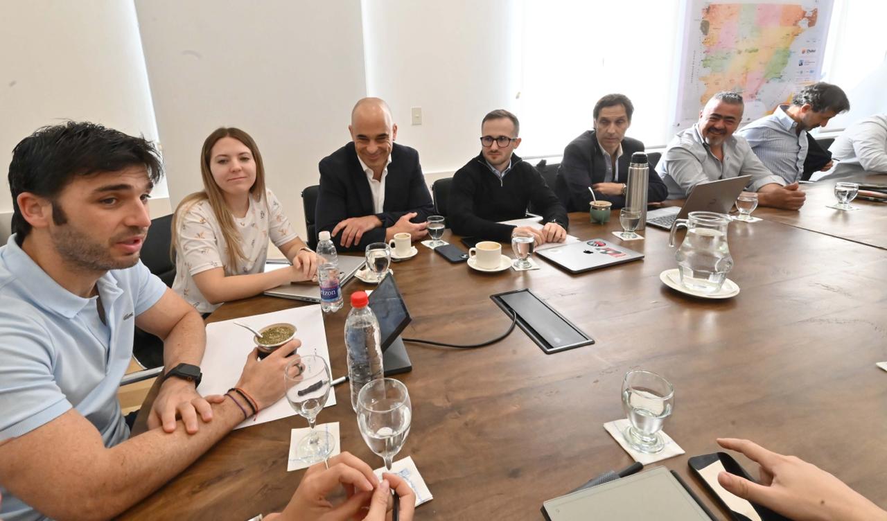  Como sucedió con Jenifer Contardi, Torres apunta a seguir sumando jóvenes al Gabinete provincial.