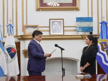 Claudio Vidal reafirmó su rumbo político y anticipó más cambios en el gabinete provincial Claudio Vidal reafirmó su rumbo político y anticipó más cambios en el gabinete provincial