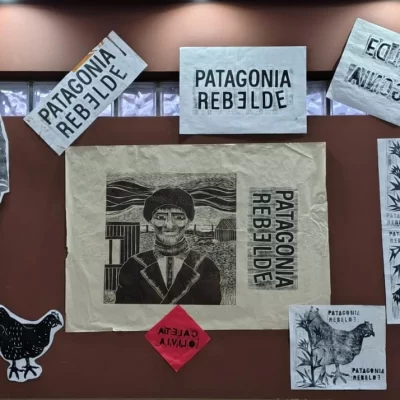 Artistas de Caleta Olivia homenajean a las víctimas de las Huelgas Patagónicas con una muestra colectiva y propuestas escénicas