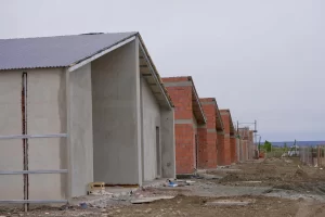 Desde Provincia remarcaron la herencia habitacional del kirchnerismo: casas sin terminar, obras paralizadas y usurpaciones Desde Provincia remarcaron la herencia habitacional del kirchnerismo: casas sin terminar, obras paralizadas y usurpaciones