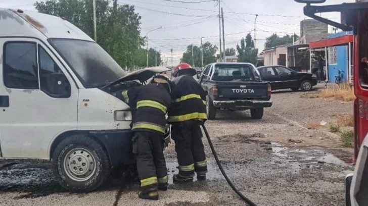 Una trafic se incendió en Las Heras y fue sofocada a tiempo por Bomberos
