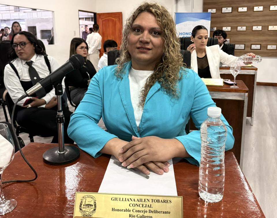  Giulliana Tobares, vicepresidenta primera.