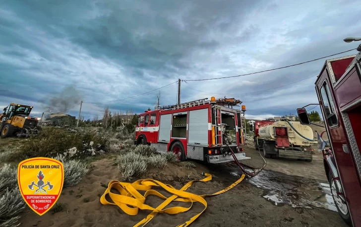  El Calafate: movilización de bomberos por quemas registradas en distintos puntos.