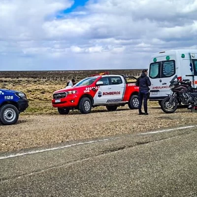Motociclista chocó contra un guanaco y debió recibir atención médica Motociclista chocó contra un guanaco y debió recibir atención médica