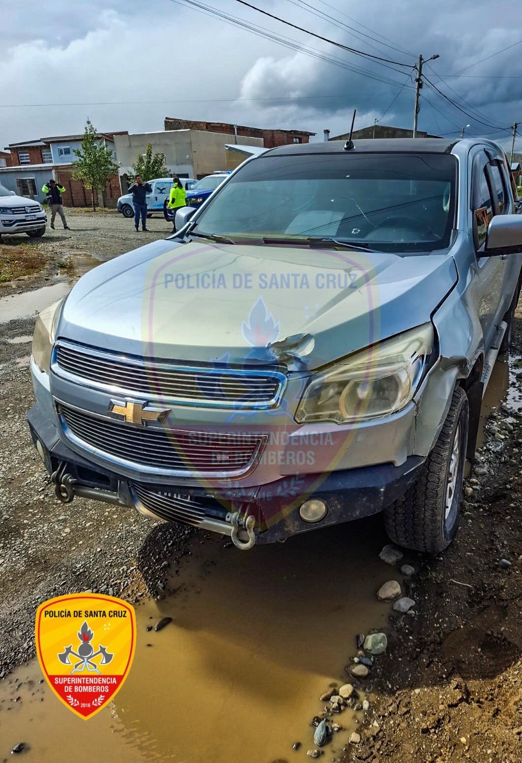  Dos vehículos chocaron en 28 de Noviembre y hubo una persona lesionada.