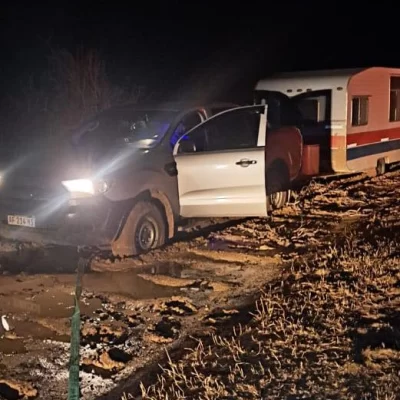 Bomberos rescataron a turistas varados en una zona costera a 35 kilómetros de Puerto Deseado