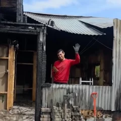“No me quedó nada, ni un tenedor”: el desgarrador testimonio del bombero que perdió todo en un incendio