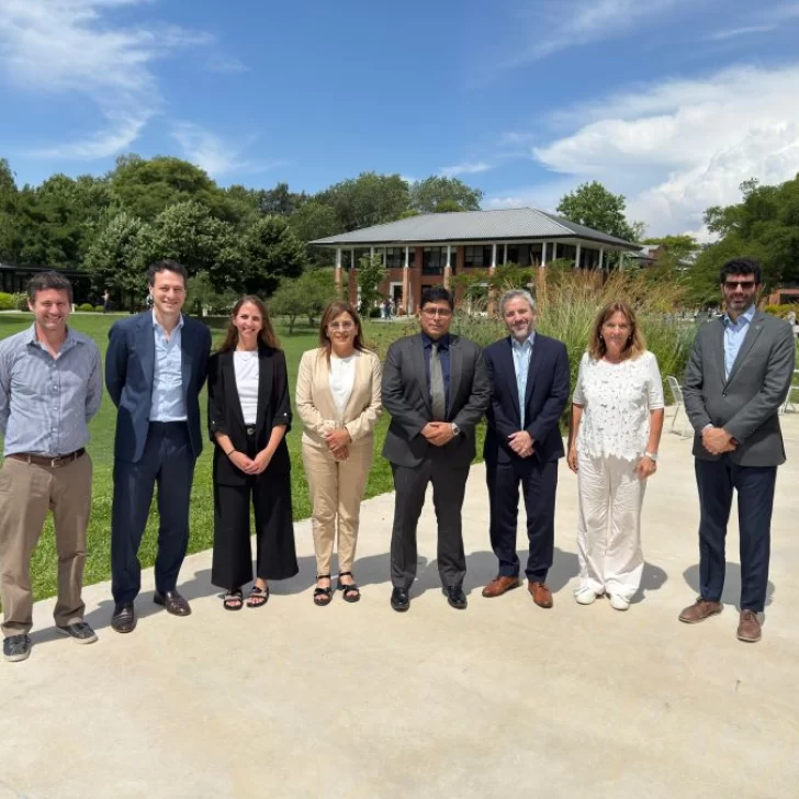 El gobernador Claudio Vidal impulsa el fortalecimiento de la educación pública El gobernador Claudio Vidal impulsa el fortalecimiento de la educación pública