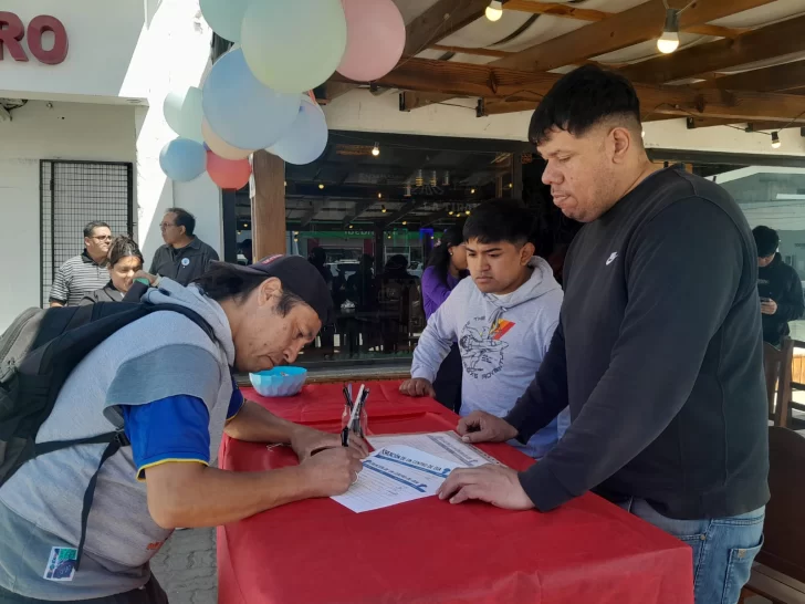  La campaña de firmas continuará en distintos puntos de Caleta Olivia y su ubicación será comunicada a través de las redes y de los medios.