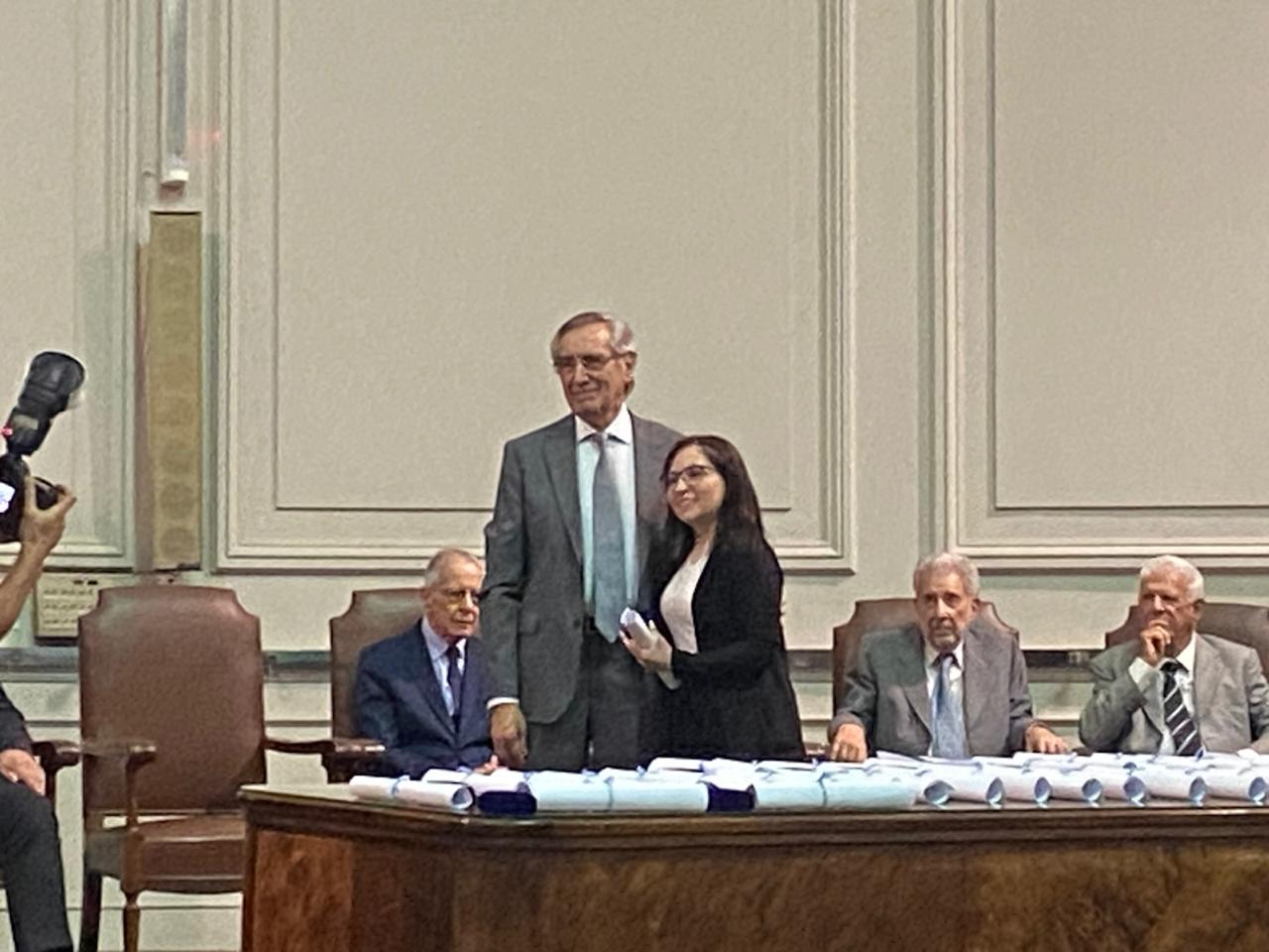  La ingeniera Erika Bahamonde junto al ingeniero Escalante, miembro de la comisión de la ANI.