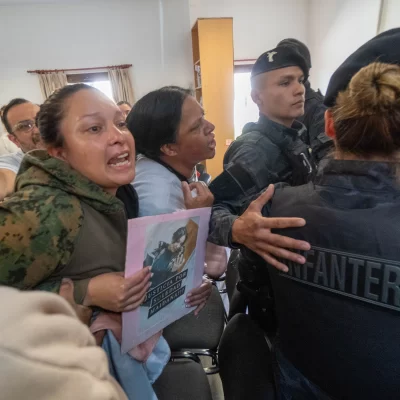 “¡Corruptos!”, el grito de la familia de Soledad Maidana a los jueces y a la fiscal por la condena de 5 años a Ivar Martens “¡Corruptos!”, el grito de la familia de Soledad Maidana a los jueces y a la fiscal por la condena de 5 años a Ivar Martens