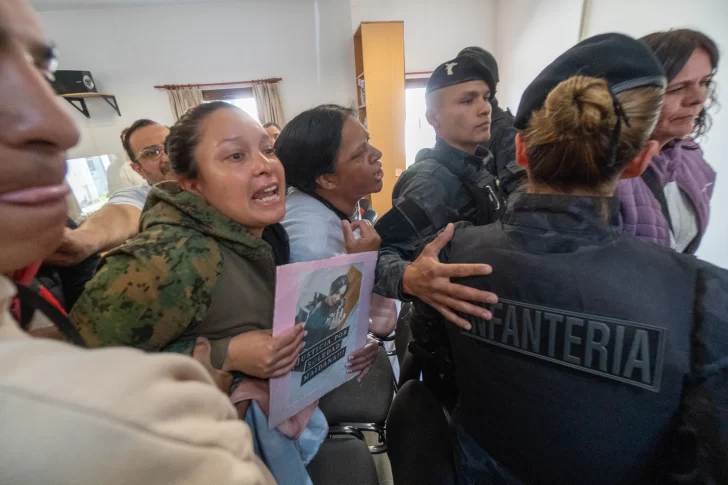 “¡Corruptos!”, el grito de la familia de Soledad Maidana a los jueces y a la fiscal por la condena de 5 años a Ivar Martens