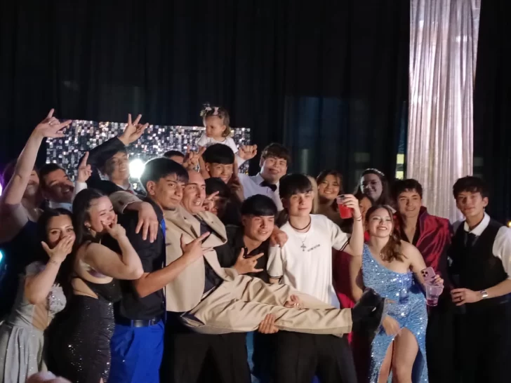  La alegría de los egresados del 5to 
