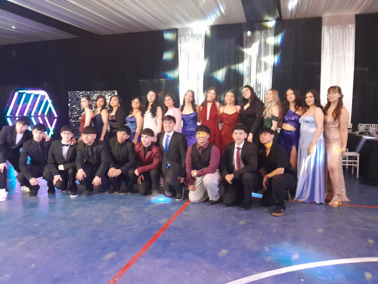  De gala, los egresados del 5to 