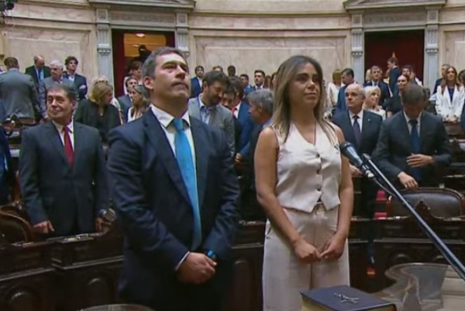  Momento de la jura de Juan Pablo Luque y Maira Frías como diputados nacionales.