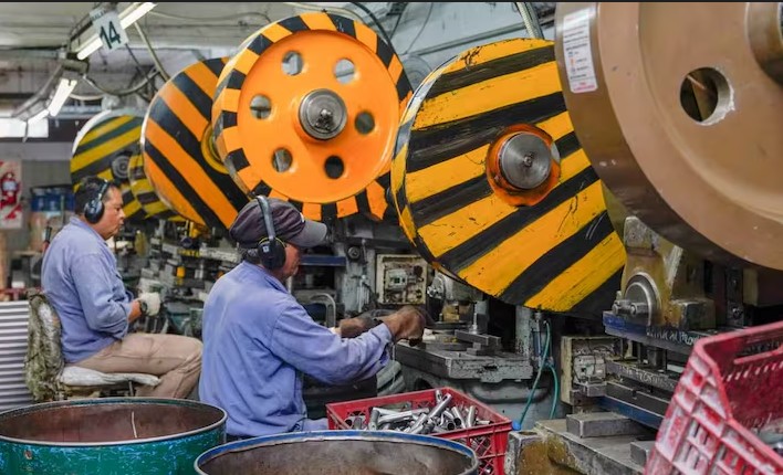  El proyecto crea el Fondo de Asistencia Laboral (FAL), financiado con una contribución del 3% de la base tomada para los aportes patronales al SIPA.