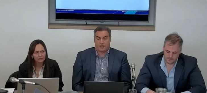  Licenciada Claudia Colombo, secretario de Estado de Presupuestos, Mauro Castro y el secretario de Estado de Hacienda, Ernesto Coloe, funcionarios de Economía de la provincia.