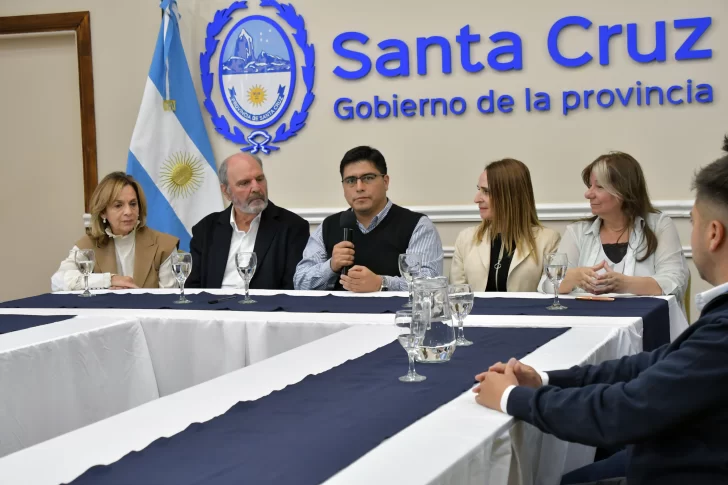Claudio Vidal: “Esta obra significa comenzar a brindar servicios al mundo desde Santa Cruz”