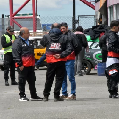 Tarde de sábado con clasificación, enojos y dos campeones Tarde de sábado con clasificación, enojos y dos campeones