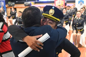 La Escuela de Cadetes “Comisario Inspector (R) Eduardo V. Taret” celebró el acto de egreso La Escuela de Cadetes “Comisario Inspector (R) Eduardo V. Taret” celebró el acto de egreso