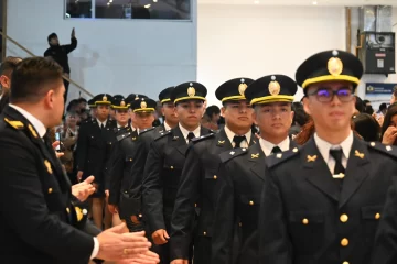 La Escuela de Policía de Santa Cruz celebra sus 90 años con actividades deportivas, homenajes y un gran acto La Escuela de Policía de Santa Cruz celebra sus 90 años con actividades deportivas, homenajes y un gran acto
