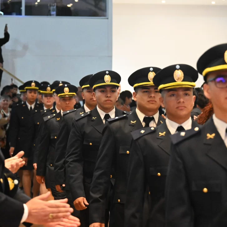La Escuela de Policía de Santa Cruz celebra sus 90 años con actividades deportivas, homenajes y un gran acto La Escuela de Policía de Santa Cruz celebra sus 90 años con actividades deportivas, homenajes y un gran acto