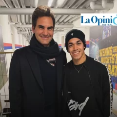 El delantero “peritense” Juan Gauto estuvo junto a la leyenda del tenis Roger Federer en Suiza
