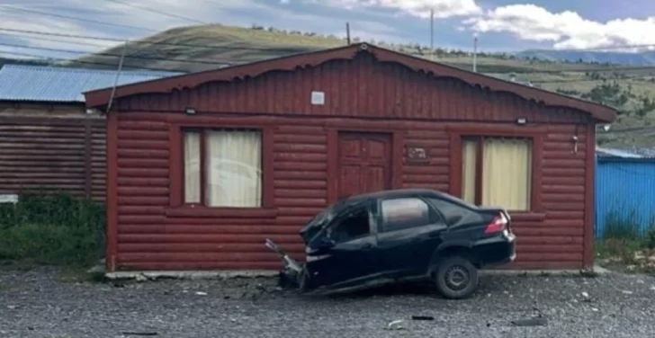  El auto se partió en dos.