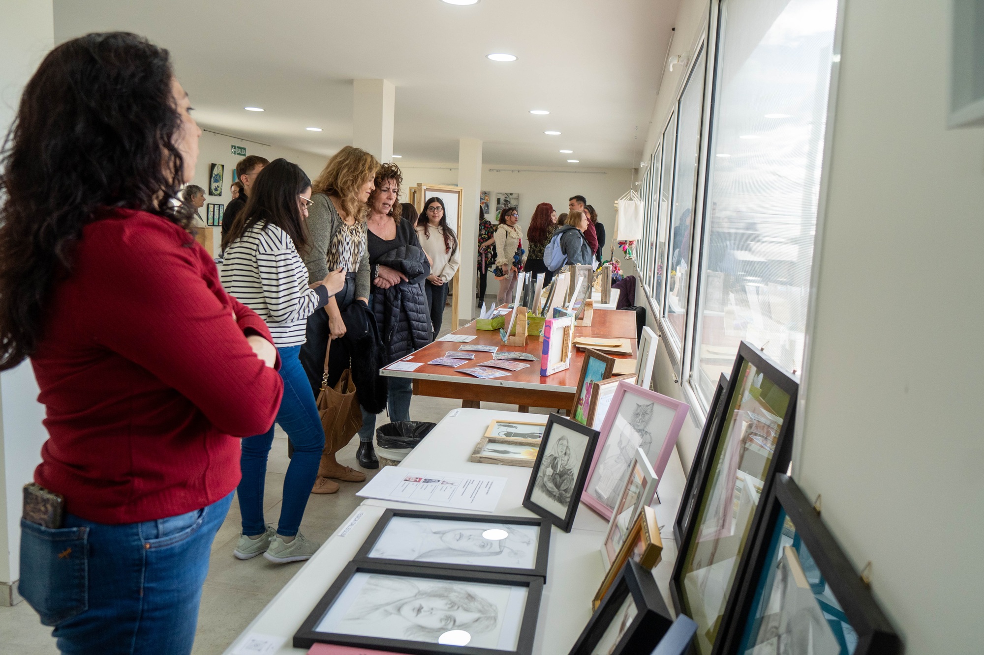  En el espacio Bienestar Arte + Salud, la feria volverá a abrir este domingo. Foto: Leandro Franco/La Opinión Austral