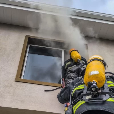 Una persona sufrió quemaduras en el incendio de una vivienda Una persona sufrió quemaduras en el incendio de una vivienda