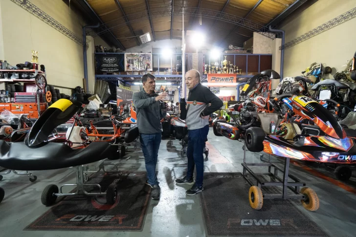 Óscar Sanmartano en “Mateando con Carlos”: “Aprendí a los golpes… si rompíamos, no corríamos más”